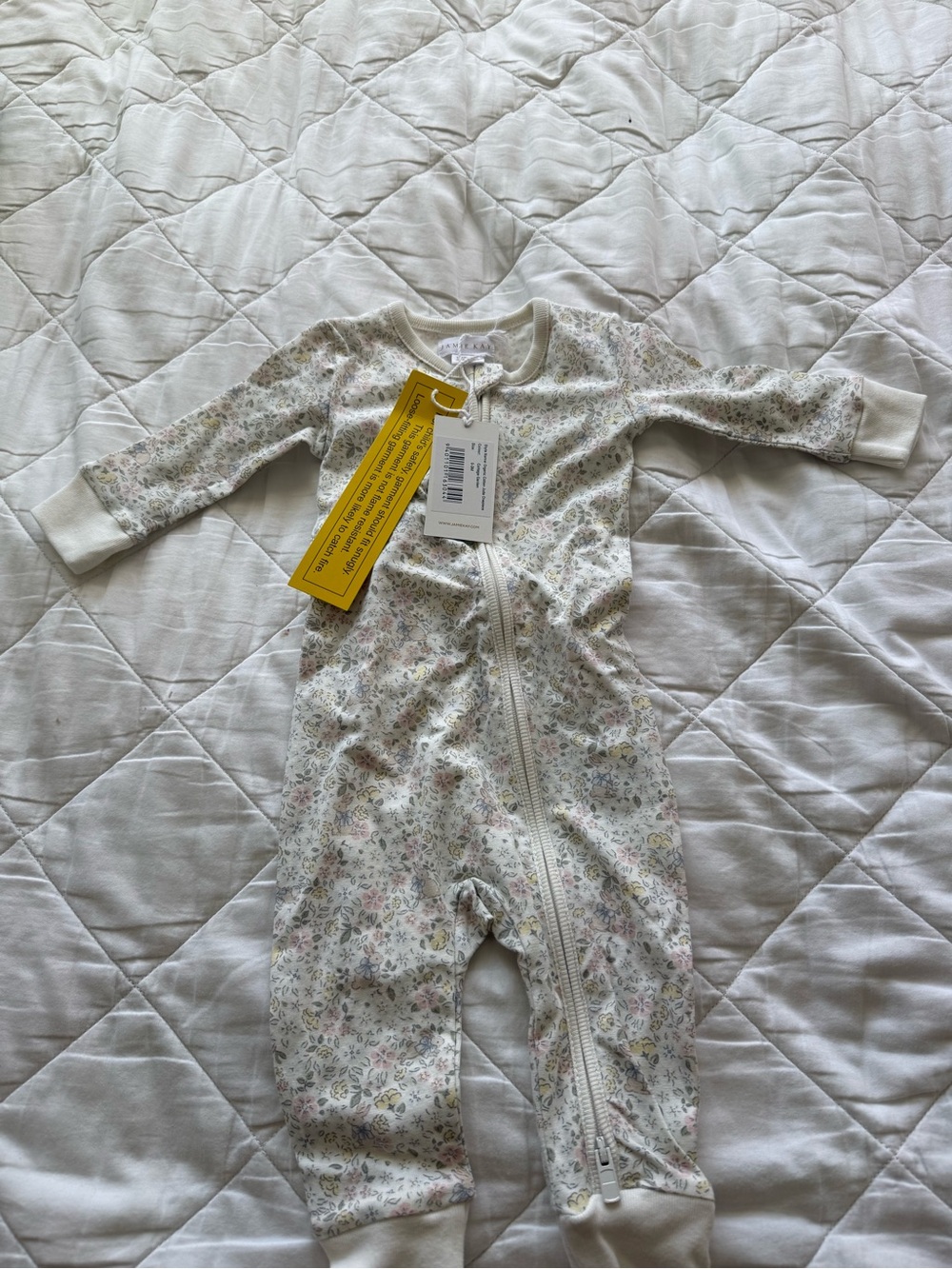Brand new wothFloral Zip-Front Baby One-Piece Romper - White/Pastel